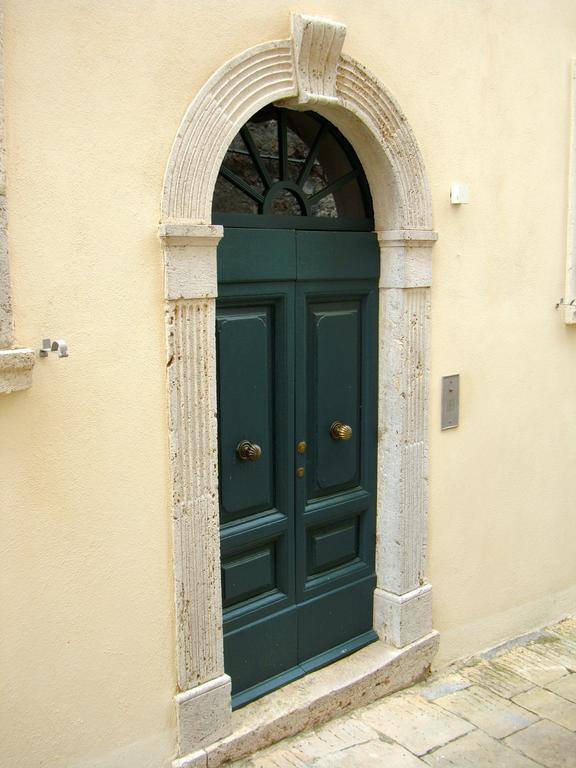 Le Antiche Mura Semproniano Exteriör bild